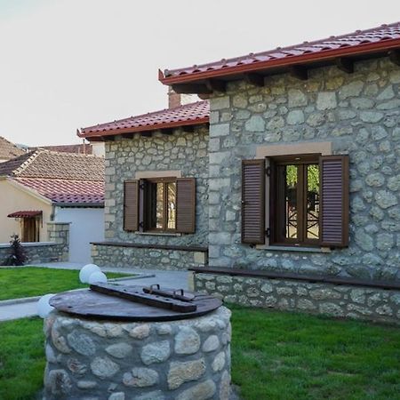Guesthouse Pyxari กาลัมปากา ภายนอก รูปภาพ