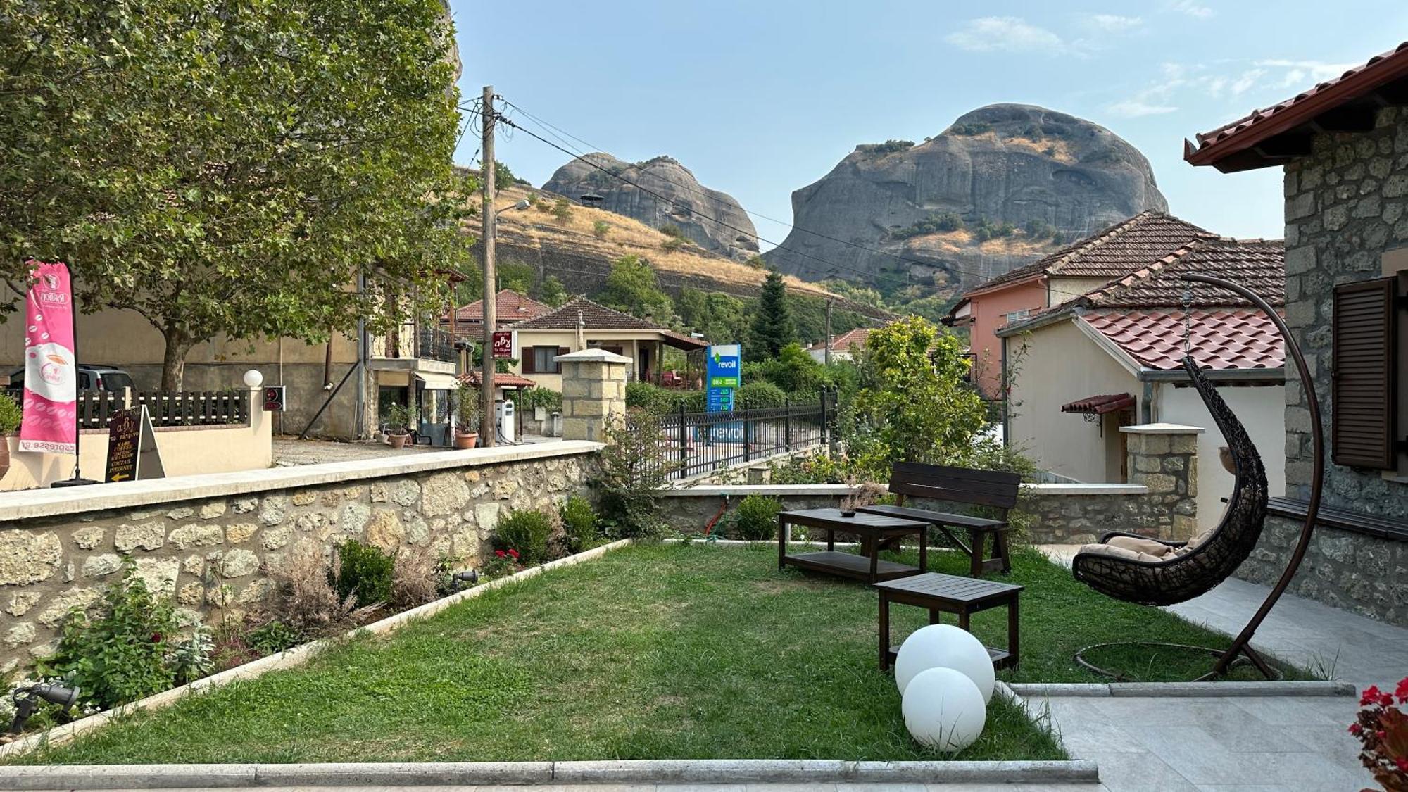 Guesthouse Pyxari กาลัมปากา ภายนอก รูปภาพ