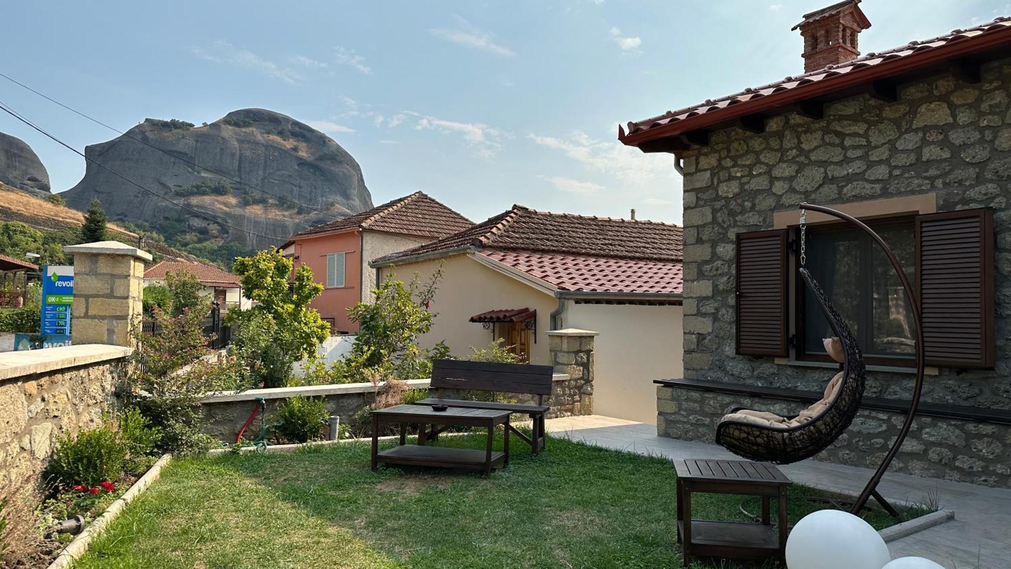 Guesthouse Pyxari กาลัมปากา ภายนอก รูปภาพ